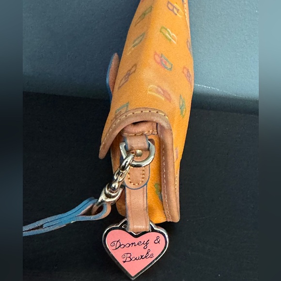 Vintage Dooney and Bourke Orange Wristlet Y2K - Picture 3 of 9